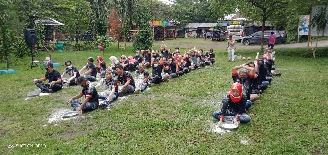 Suasana malam kebersamaan peserta gathering di Guci