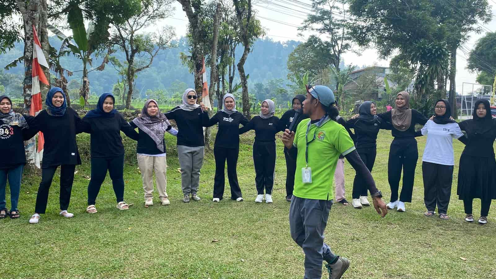 Mencari tempat gathering di Tegal? Berikut 7 rekomendasi terbaik, dari kawasan Guci hingga venue outbound, untuk gathering perusahaan, komunitas, keluarga, dan sekolah. Lengkap dengan fasilitas.